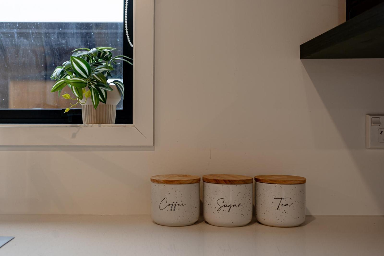 Modern 2 Bedroom Townhouse In Cbd With Parking! Sleeps 5 Christchurch Exterior photo