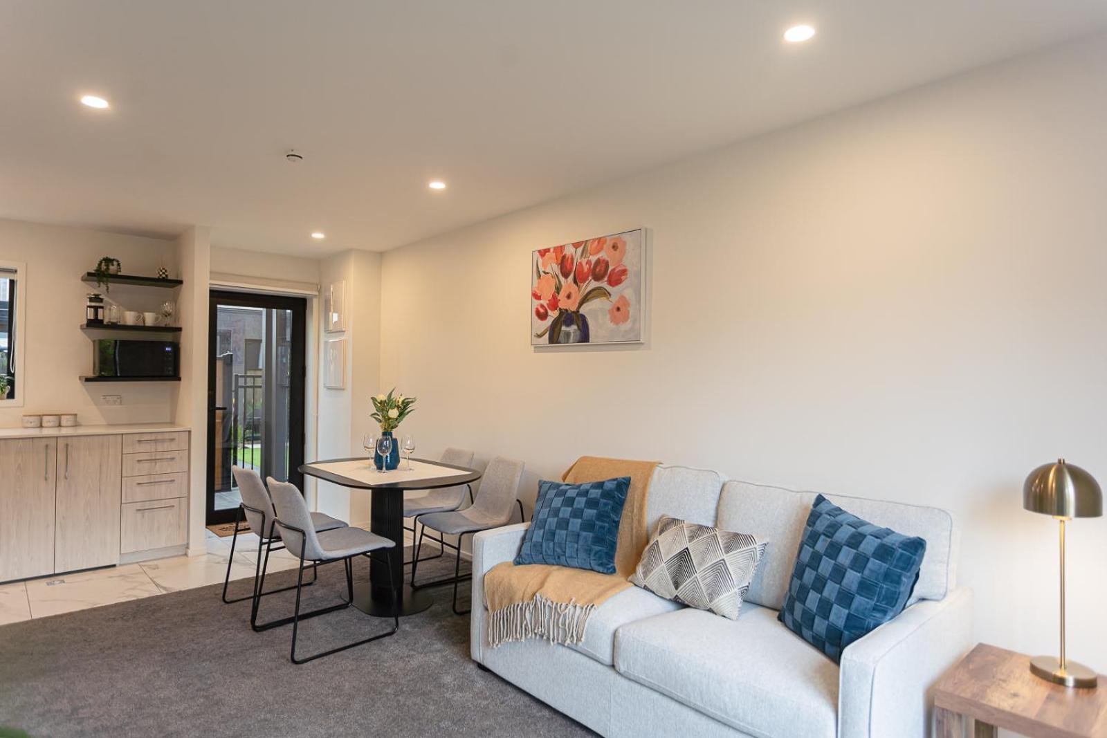Modern 2 Bedroom Townhouse In Cbd With Parking! Sleeps 5 Christchurch Exterior photo