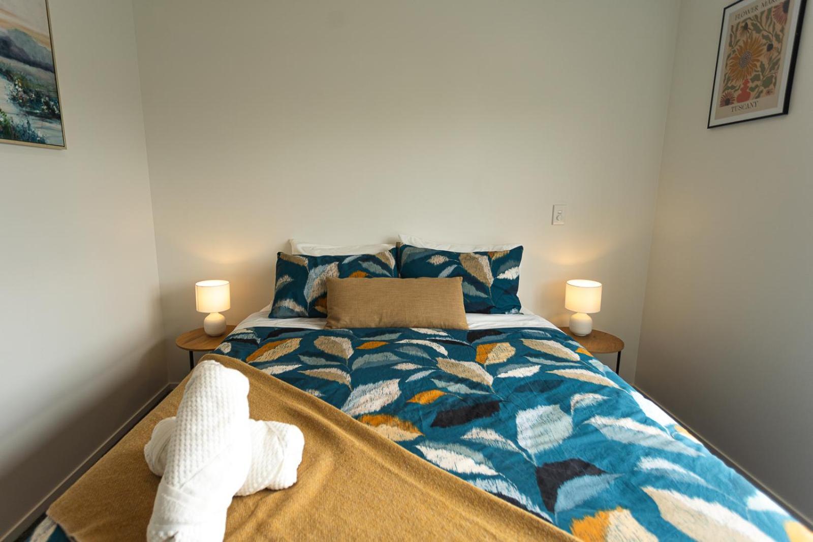 Modern 2 Bedroom Townhouse In Cbd With Parking! Sleeps 5 Christchurch Exterior photo