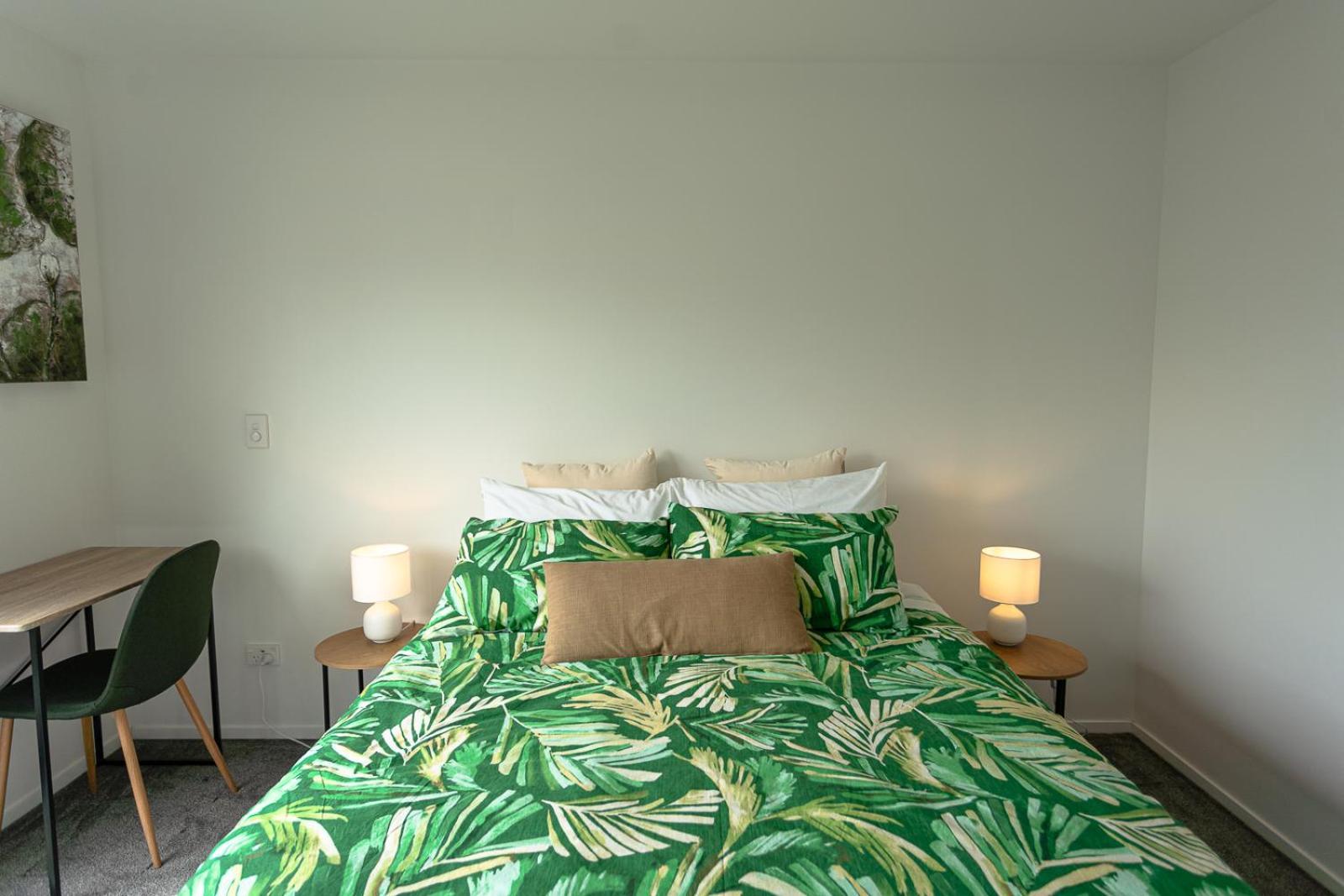 Modern 2 Bedroom Townhouse In Cbd With Parking! Sleeps 5 Christchurch Exterior photo