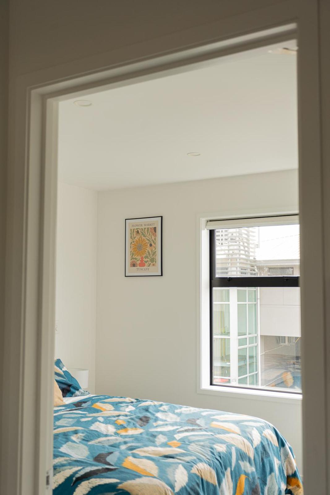 Modern 2 Bedroom Townhouse In Cbd With Parking! Sleeps 5 Christchurch Exterior photo
