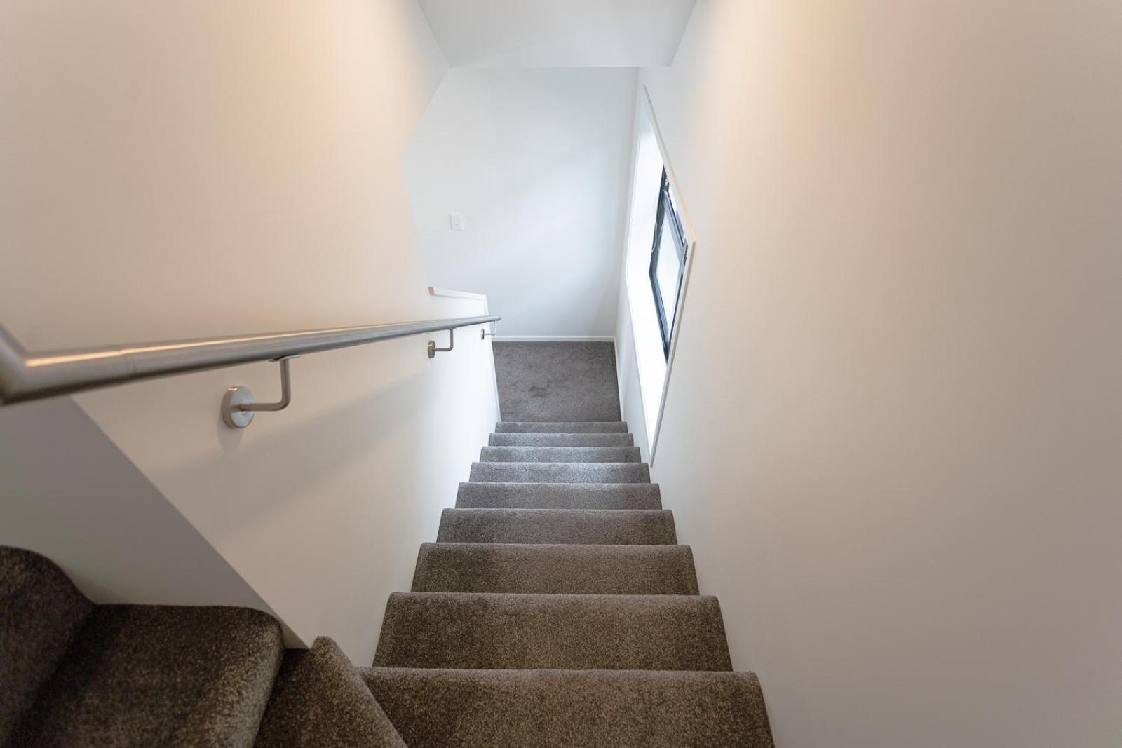 Modern 2 Bedroom Townhouse In Cbd With Parking! Sleeps 5 Christchurch Exterior photo